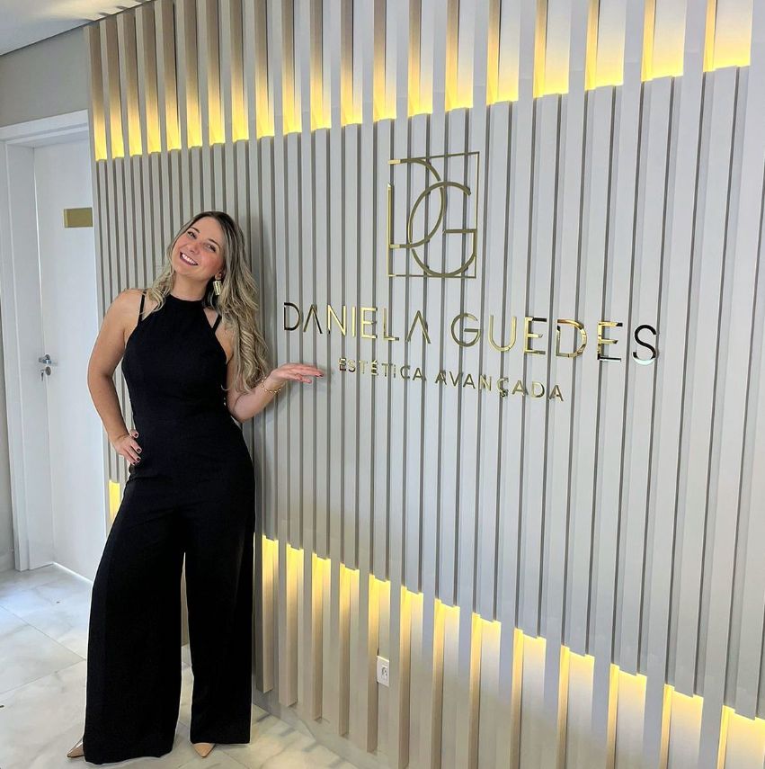 Daniela Guedes em sua clínica de Estética Avançada